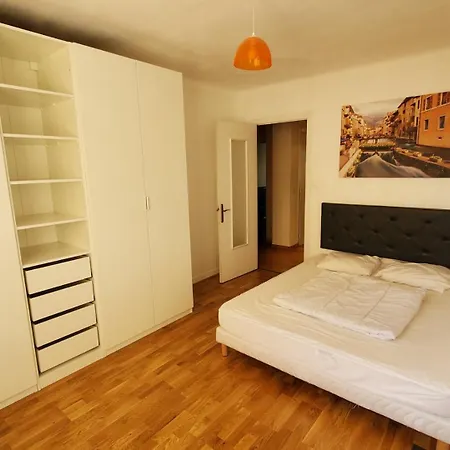 Apartment Grand 3 Pieces Lumineux A 5 Mn A Pieds De La Vieille *
